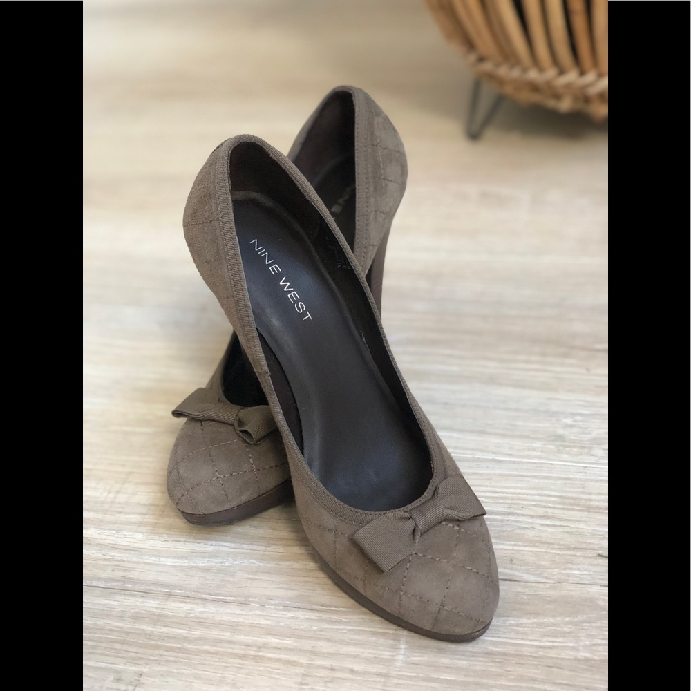 Nine West Taupe Quilt Suede Pump